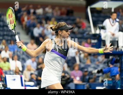 New York, Stati Uniti. 05 Sep, 2019. Belinda Bencic (Svizzera) in azione durante la semifinale partita a US Open Championships contro Bianca Andreescu (Canada) a Billie Jean King National Tennis Center (foto di Lev Radin/Pacific Stampa) Credito: Pacific Press Agency/Alamy Live News Foto Stock