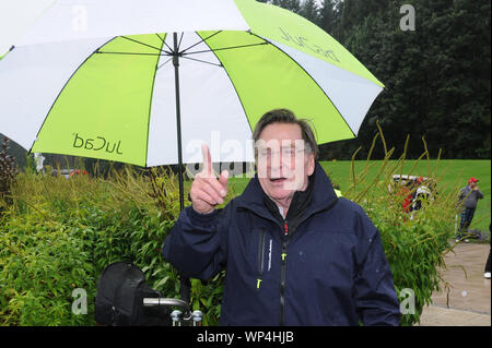 Tutzing, Germania. 07Th Sep, 2019. Attore Elmar Wepper prende parte alla Tutzing Golf Club sul Lago di Starnberg al Tabaluga Golf Cup per il beneficio del Michael Roll Foundation, una fondazione trust del Tabaluga i bambini della Fondazione. Credito: Ursula Düren/dpa/Alamy Live News Foto Stock