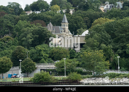 Glenview, una villa risalente al 1877 e ora parte del fiume Hudson museo, è in Yonkers, New York. È stato costruito da John Bond Trevor. Foto Stock