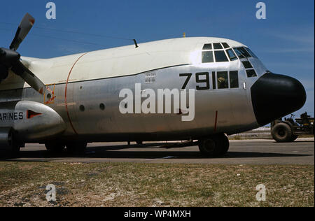 Vietnam-Krieg / Guerra del Vietnam - USMC Corpo della Marina degli Stati Uniti Lockheed GV-1 Hercules Foto Stock
