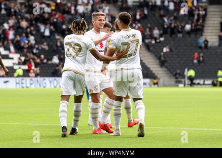 Milton Keynes, Regno Unito. 07Th Sep, 2019. durante il cielo EFL scommettere League 1 match tra Milton Keynes Dons e AFC Wimbledon stadium:mk, Milton Keynes, in Inghilterra il 7 settembre 2019. Foto di Ken scintille. Solo uso editoriale, è richiesta una licenza per uso commerciale. Nessun uso in scommesse, giochi o un singolo giocatore/club/league pubblicazioni. Credit: UK Sports Pics Ltd/Alamy Live News Foto Stock