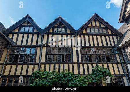 Il castello di Hever Castle cortile interno opinioni Foto Stock