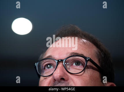 07 settembre 2019, il Land della Baviera, Weßling: Alexander Dobrindt (CSU), il ministro dei Trasporti federale, assiste la conferenza stampa finale della due giorni di CSU riunione consiglio di amministrazione. Foto: Lino Mirgeler/dpa Foto Stock