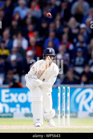 L'Inghilterra del martinetto di ovatta di lisciviazione durante il giorno 4 del quarto ceneri Test a Emirates Old Trafford, Manchester. Foto Stock