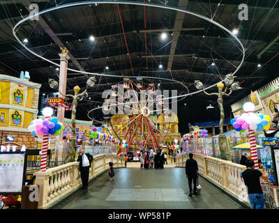 Giochi per bambini del villaggio mall di Doha, Qatar . Uno dei bellissimi centri commerciali in Qatar. Foto Stock