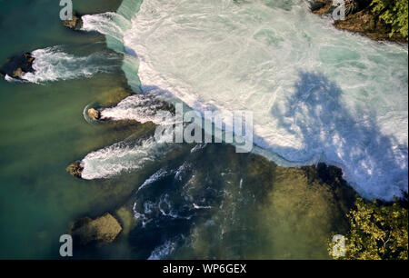 Vista superiore della bella cascata Foto Stock