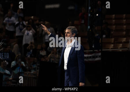 Manchester, New Hampshire, Stati Uniti d'America. 7 Settembre 2019.Manchester, New Hampshire, Stati Uniti d'America. 7 settembre 2019. 7 Settembre 2019: candidato presidenziale democratico Beto O'Rourke parla di Hampshire Nuovo partito democratico Convenzione di stato.ex membro del Congresso Beto O'Rourke e la corrente il candidato presidenziale parla di Hampshire Nuovo partito democratico Convenzione stato....Zach D Roberts..Manchester, NH..USA..new..20190907 (credito Immagine: © Zach RobertsZUMA filo) Credito: ZUMA Press, Inc./Alamy Live News Foto Stock