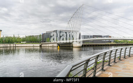 Vista sul canale a Salford Quays, Salford, Manchester, UK. Adottate il 7 settembre 2019. Foto Stock