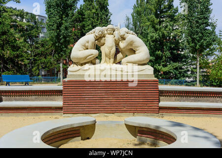 Der Parc de la Butte-du-Chapeau-Rouge (früher Square de la Butte-du-Chapeau-Rouge) ist ein öffentliche Park im 19. Arrondissement von Paris, der 1939 Foto Stock