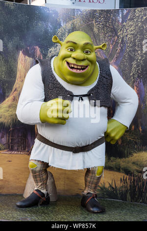 La somiglianza del film di animazione Shrek carattere al museo delle cere di Madame Tussaud nella sezione di Hollywood di Los Angeles in California Foto Stock