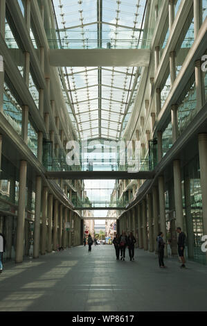 Parigi, Passage des Giacobini, Architekt Ricardo Bofill, Place du Marché-Saint-Honoré Foto Stock