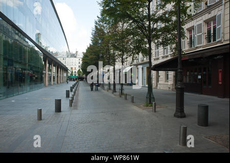 Parigi, Passage des Giacobini, Architekt Ricardo Bofill, Place du Marché-Saint-Honoré Foto Stock