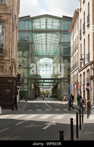 Parigi, Passage des Giacobini, Architekt Ricardo Bofill, Place du Marché-Saint-Honoré Foto Stock