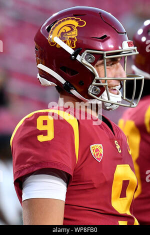 Los Angeles, CA. 7 Sep, 2019. USC Trojans quarterback Kedon Slovis #9 si riscalda prima di NCAA Football gioco tra la USC Trojans e Stanford Cardinale al Colosseo in Los Angeles, California.Mandatory Credito Foto : Louis Lopez/CSM/Alamy Live News Foto Stock