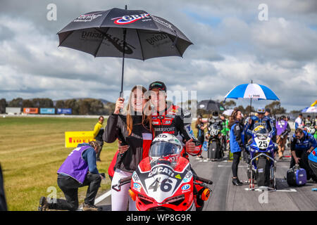 Winton, Victoria, Australia. 08 Settembre 2019 - Australian campionati Superbike intorno a cinque da Winton Motor Raceway- Gara Uno (intorno a cinque)dell'Australian Superbike Championship Grid a piedi - #46 Mike Jones racing per Desmosport Ducati. Immagine di credito - Brett Keating Alamy Live news. Foto Stock