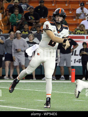 7 settembre 2019 - Oregon State castori quarterback Jake Luton #6 durante il gioco tra le Hawaii Rainbow Warriors e Oregon State castori all'Aloha Stadium di Honolulu, HI - Michael Sullivan/CSM Foto Stock