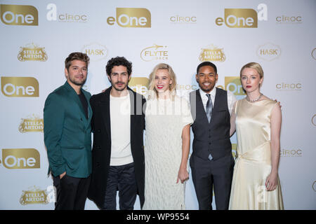 Mikhail Ahooja, Chino Darin, Josefine Frida, Kelvin Harrison Jr e Kacey Rohl sul TIFF Red Carpet in Toronto Foto Stock