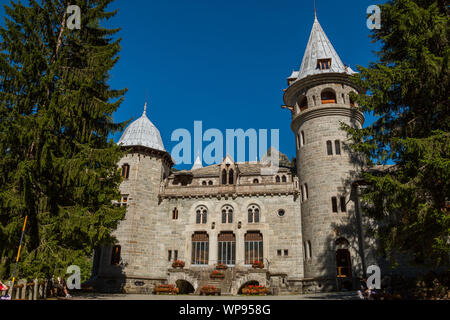 Il castello di Savoia, Gressoney-Saint-Jean, Aosta, Valle d'Aosta, Italia Foto Stock