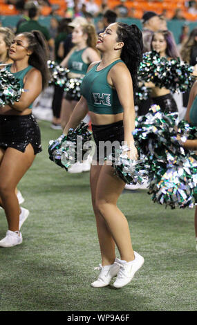 7 settembre 2019 - Hawaii Rainbow Warrior ballerina Estate Waikiki durante il gioco tra le Hawaii Rainbow Warriors e Oregon State castori all'Aloha Stadium di Honolulu, HI - Michael Sullivan/CSM Foto Stock