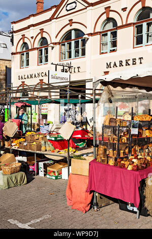 Hobart Australia / Salamanca Il mercato della frutta in Salamanca Place, Hobart Tasmania.La scenic Salamanca Place precinct è una posizione preferita per il tour Foto Stock