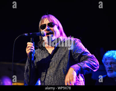 Premiere di "accecato dalla luce" tenutosi al Paramount Theatre di Asbury Park, New Jersey. Dotato di: Southside Johnny & The Asbury Jukes dove: Asbury Park, New Jersey, Stati Uniti quando: 07 Ago 2019 Credit: Hugh Dillon/WENN.com Foto Stock