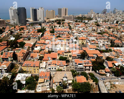 Israele, Tel Aviv, vista aerea di Neve Tzedek stabilito 1887 e fu il primo insediamento ebraico al di fuori di Giaffa. Nel 1909 di Neve Tzedek Foto Stock