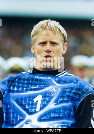 PETER SCHMEICHEL calciatore danese nella squadra nazionale per il Campionato Europeo Foto Stock