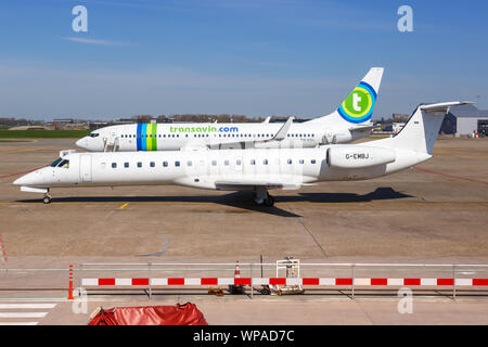 Rotterdam, Paesi Bassi - 20 Aprile 2015: BMI regionali Embraer 145 aeroplano a Rotterdam l'Aia aeroporto (RTM) nei Paesi Bassi. Foto Stock