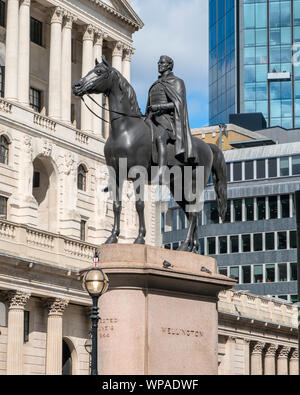 Statua equestre del Duca di Wellington,di fronte,Banca d'Inghilterra,tra,Threadneedle Street,e,Cornhill,Londra,Inghilterra Foto Stock