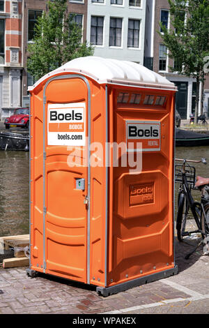 Boels wc mobile. Boels noleggio è una società di noleggio attrezzature per in base a Sittard, Paesi Bassi. Foto Stock