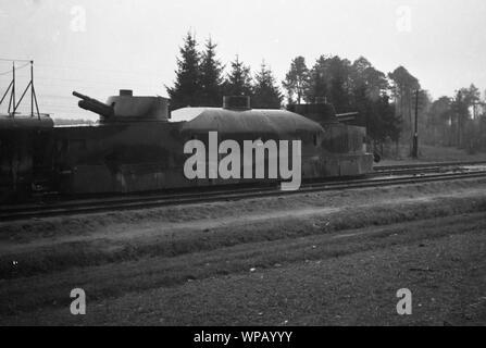 Wehrmacht Heer Panzerzug es Polnische armée - Esercito Tedesco catturato dall'esercito Polisch Treno Blindato Smialy e Pilsudczyk Foto Stock