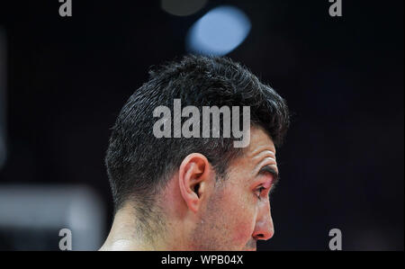 Foshan, la Cina della provincia di Guangdong. 8 Sep, 2019. Luis Scola di Argentina si affaccia su durante il gruppo I match tra Polonia e Argentina al 2019 FIBA World Cup di Foshan, Cina del sud della provincia di Guangdong, Sett. 8, 2019. Credito: Xue Yubin/Xinhua/Alamy Live News Foto Stock