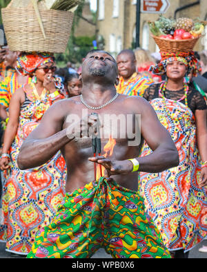 Hackney, Londra, Regno Unito. 08 Sep, 2019. I partecipanti e festaioli godere di una grande tranquillità e divertimento riempito Hackney Carnevale 2019 parade di splendido sole, riflettendo il borgo della celebre la creatività e la diversità. Credito: Imageplotter/Alamy Live News Foto Stock