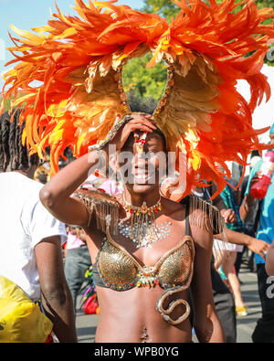 Hackney, Londra, Regno Unito. 08 Sep, 2019. I partecipanti e festaioli godere di una grande tranquillità e divertimento riempito Hackney Carnevale 2019 parade di splendido sole, riflettendo il borgo della celebre la creatività e la diversità. Credito: Imageplotter/Alamy Live News Foto Stock