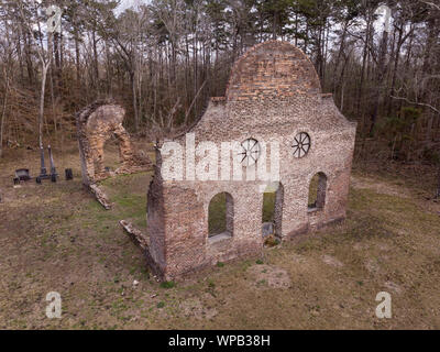 JACKSONBORO, South Carolina, USA-febbraio 15, 2018: le rovine della pon pon Cappella di facilità, costruito nel 1820 in Jacksonboro, Carolina del Sud. Essa è stata loca Foto Stock