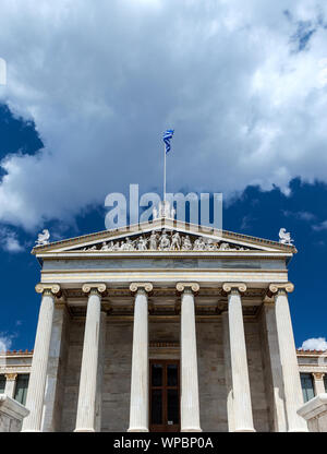 Accademia di Atene, un punto di riferimento neoclassico della capitale greca, costruito nel 1885 da Theo Hansen. Foto Stock