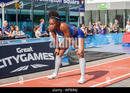 Stockton on Tees, U K. 7 Settembre 2019.La grande città del Nord i Giochi furono tenuti in High Street e il lungofiume e la folla goduto guarda la top class atletica comprese le pole vaulting, salto in lungo, ostacoli e in volata. Una femmina ponticello lungo in profonda concentrazione prima di iniziare il suo salto. David Dixon,Alamy Foto Stock