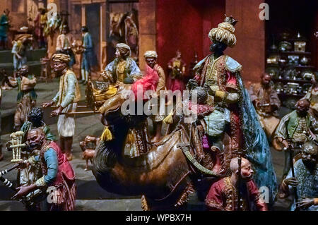 Del Settecento napoletano Belen staging la nascita di Gesù nel Belen stabile della tradizione medievale e oggi nel rito domestico Foto Stock