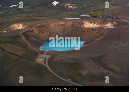 Krafla caldera vulcanica cratere vicino a Myvatn dal di sopra in estate Foto Stock