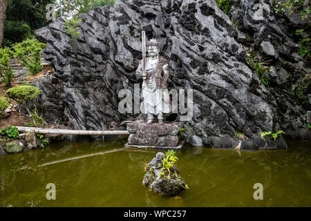 Tempio Zenzibuji, Tempio numero 32 - Zenzibuji tempio è vicino Chikurinji tempio su una collina di fronte Tosa Bay. Zenzibu-ji Tempio numero 32 sul Shik Foto Stock