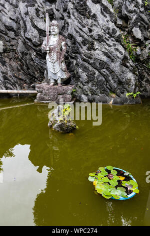 Tempio Zenzibuji, Tempio numero 32 - Zenzibuji tempio è vicino Chikurinji tempio su una collina di fronte Tosa Bay. Zenzibu-ji Tempio numero 32 sul Shik Foto Stock