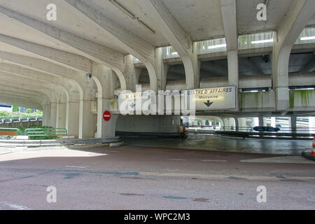 Noisy-le-Grand ist eine französische Stadt mit etwa 66.000 Einwohnern im östlichen Teil des Großraums Parigi. Sie liegt an der Marne und gehört zum Ent Foto Stock