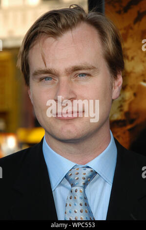 Direttore Christopher Nolan alla premiere di 'Batman Begins" tenutasi presso Mann Grauman's Chinese Theatre a Hollywood, CA. La manifestazione ha avuto luogo lunedì 6 giugno, 2005. Foto di: SBM / PictureLux - Tutti i diritti riservati Riferimento File # 33864-1635SBMPLX Foto Stock