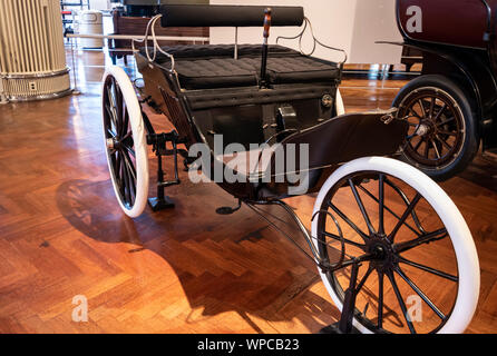 Dearborn, MI, Stati Uniti d'America - Marzo 2019: 1899 trappola Duryea presentate nel Museo di Henry Ford di American innovazione. Foto Stock