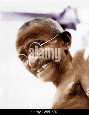 Il Mahatma Gandhi durante il sale Satyagraha, India, Asia, Marzo 1930 Foto Stock