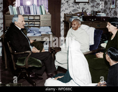 Il Mahatma Gandhi parlando con Romain Rolland a Villeneuve Montreux, Svizzera, Dicembre 6 o 9, 1931 Foto Stock