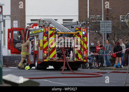 Swansea, Regno Unito. 08 Sep, 2019. Nella foto: incendio personale di servizio per la scena. Domenica 08 settembre 2019 Re: vigili del fuoco e polizia frequentare un incendio presso il Palace Theatre, un edificio fatiscente in High Street di Swansea, Wales, Regno Unito. Credito: ATHENA AGENZIA IMMAGINE LTD/Alamy Live News Foto Stock