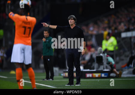 Pullman / Bundescoach Jogi Joachim Loew (Germania). GES / Fussball / EM Qualifica: Germania - Paesi Bassi, 06.09.2019 Calcio: Qualificazioni europee: vs Germania Paesi Bassi, ubicazione, 6 settembre, 2019 | Utilizzo di tutto il mondo Foto Stock