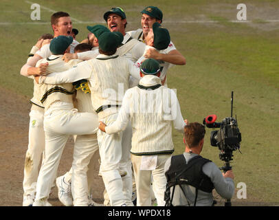 Manchester, Regno Unito. 8° settembre 2019. Australia celebrare vincere la partita durante il giorno cinque del quarto Specsavers Ceneri Test Match, a Old Trafford Cricket Ground, Manchester, Inghilterra. Credito: Cal Sport Media/Alamy Live News Foto Stock