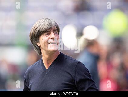 Pulmann/Bundescoach Joachim LOEW (Lv? W, Jogi, GER) ride, laughsd, Laenderspiel calcio, Campionato Europeo di qualificazione, Germania (GER) - Paesi Bassi (NED), su 06/09/2019 in Hamburg/Germania. € | Utilizzo di tutto il mondo Foto Stock